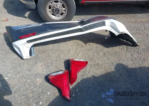 2020 Ford Explorer Xlt z USA, uszkodzony, nr VIN 1FMSK8DH5LGB40411